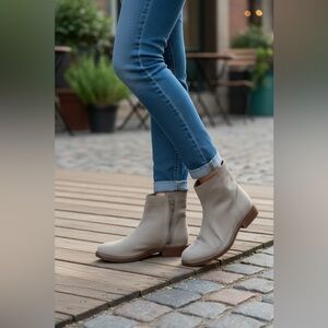 Frye Natalie Double Zipper Grey Boots - Size EU 36